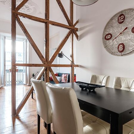 Elegant 3 Bedroom Flat With View In Principe Real Lisbon Bagian luar foto