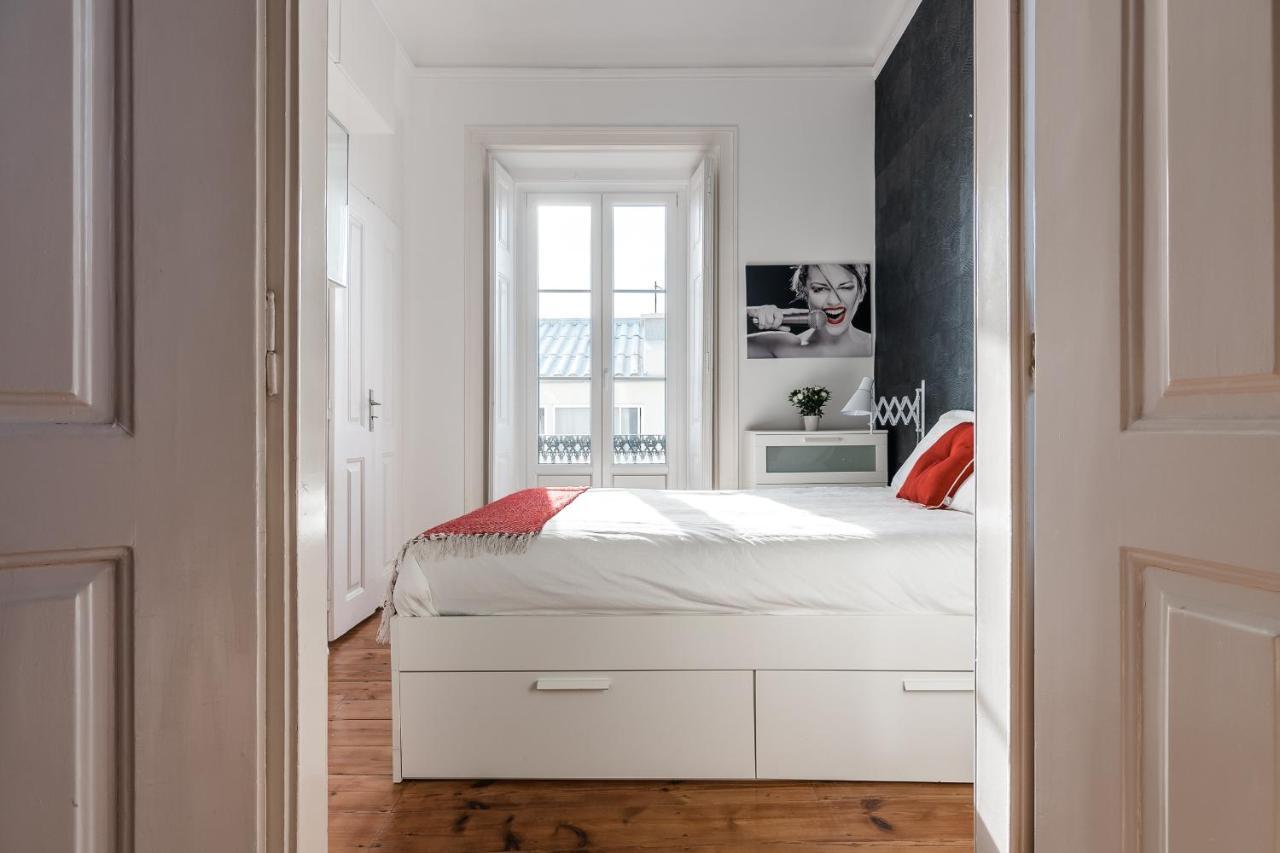 Elegant 3 Bedroom Flat With View In Principe Real Lisbon Bagian luar foto