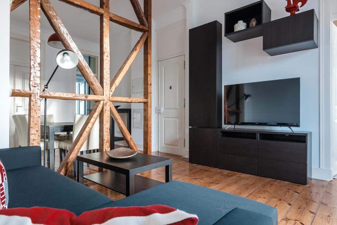 Elegant 3 Bedroom Flat With View In Principe Real Lisbon Bagian luar foto