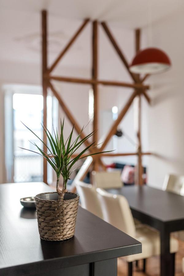 Elegant 3 Bedroom Flat With View In Principe Real Lisbon Bagian luar foto