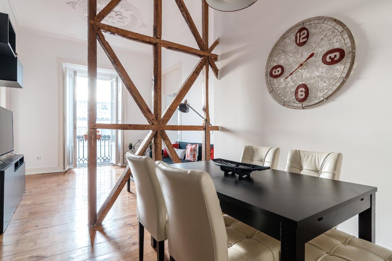 Elegant 3 Bedroom Flat With View In Principe Real Lisbon Bagian luar foto