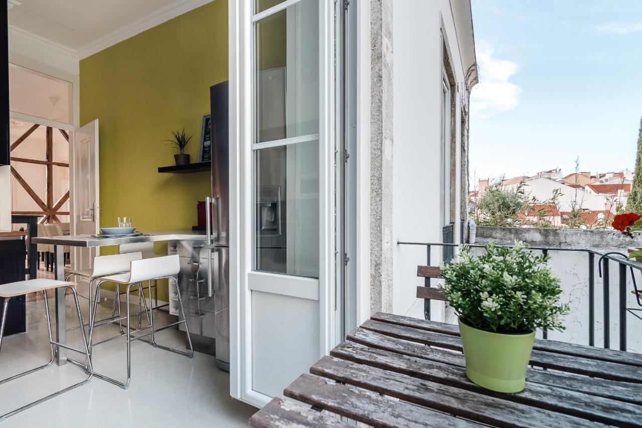 Elegant 3 Bedroom Flat With View In Principe Real Lisbon Bagian luar foto